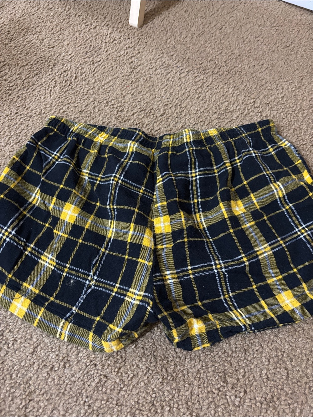 Women's Plaid Boston Bruins Pajama Shorts- Black & Yellow - Picture 4 of 4